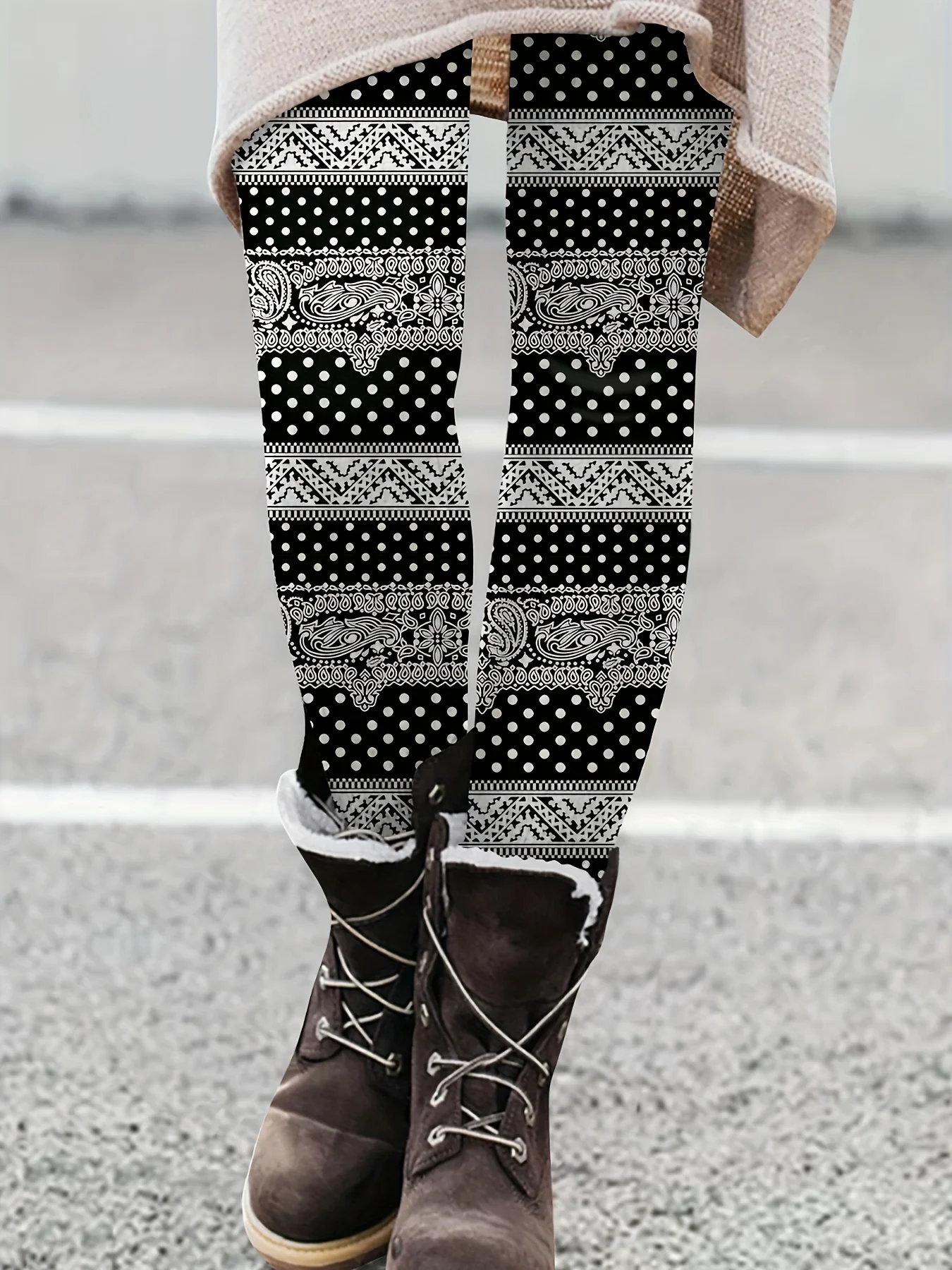 Boho Tribal Bandana Print Leggings for Women Black White Polka Dot Stretch Slimming Casual Pants
Boho Tribal Bandana Print Leggings for Women Black White Polka Dot Stretch Slimming Casual Pants