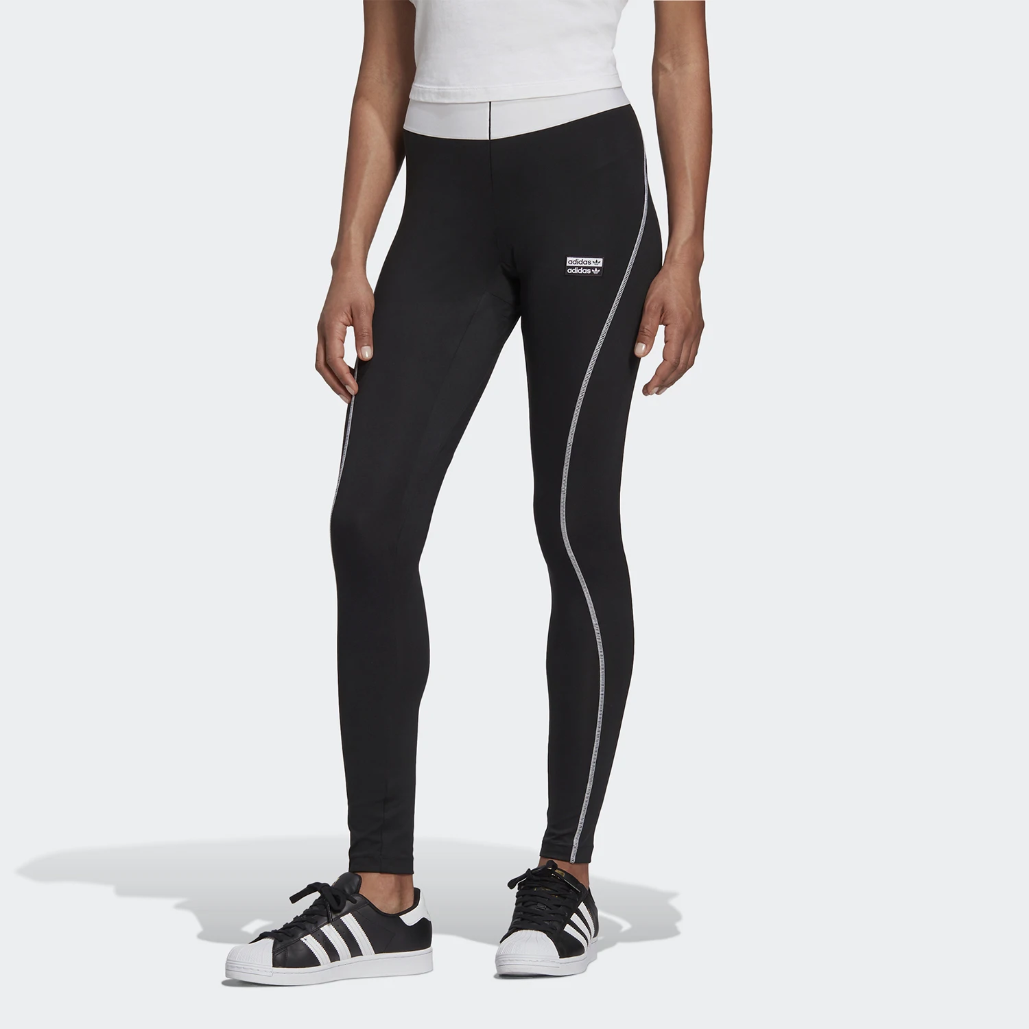 Оригинальные женские простые спортивные брюки для йоги Adidas GD2993
Оригинальные женские простые спортивные брюки для йоги Adidas GD2993