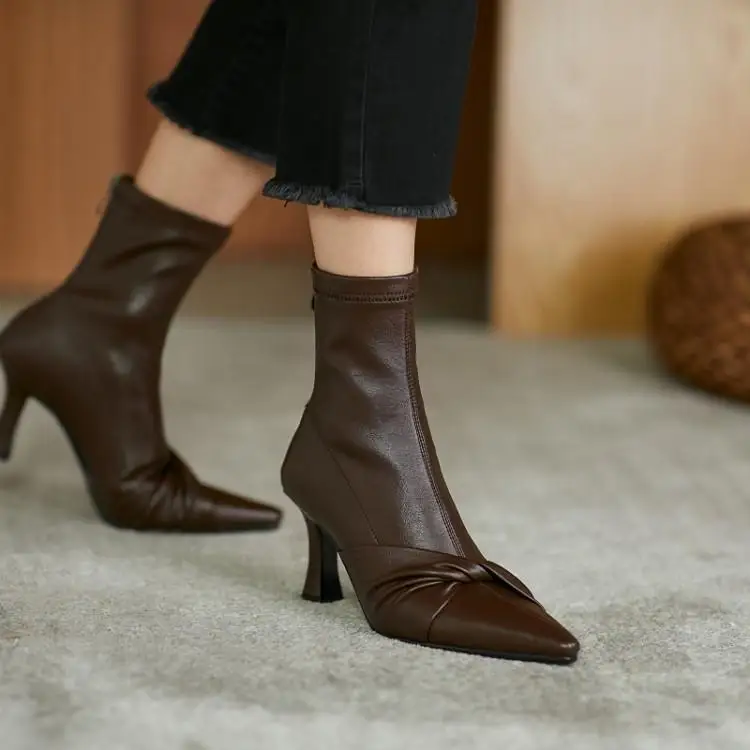 Pointed Toe Short Boots Women's 2024 New Autumn Winter High Heel Bare Boot Versatile Sexy Thick Heel Elastic Slim Boot
Pointed Toe Short Boots Women's 2024 New Autumn Winter High Heel Bare Boot Versatile Sexy Thick Heel Elastic Slim Boot