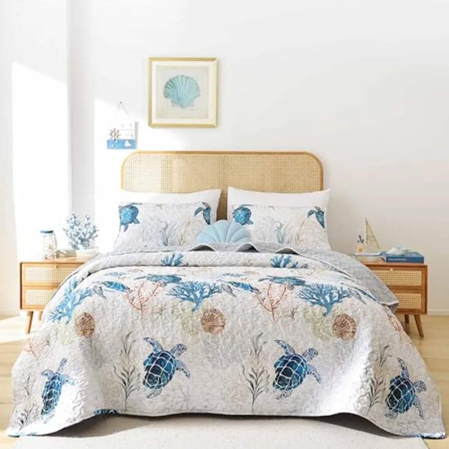 Комплект постельного белья Coastal Quilt Set - Легкое и мягкое летнее одеяло из микрофибры с принтом «Океан» и 2 наволочками - Декоративное покрывало для кровати
Комплект постельного белья Coastal Quilt Set - Легкое и мягкое летнее одеяло из микрофибры с принтом «Океан» и 2 наволочками - Декоративное покрывало для кровати