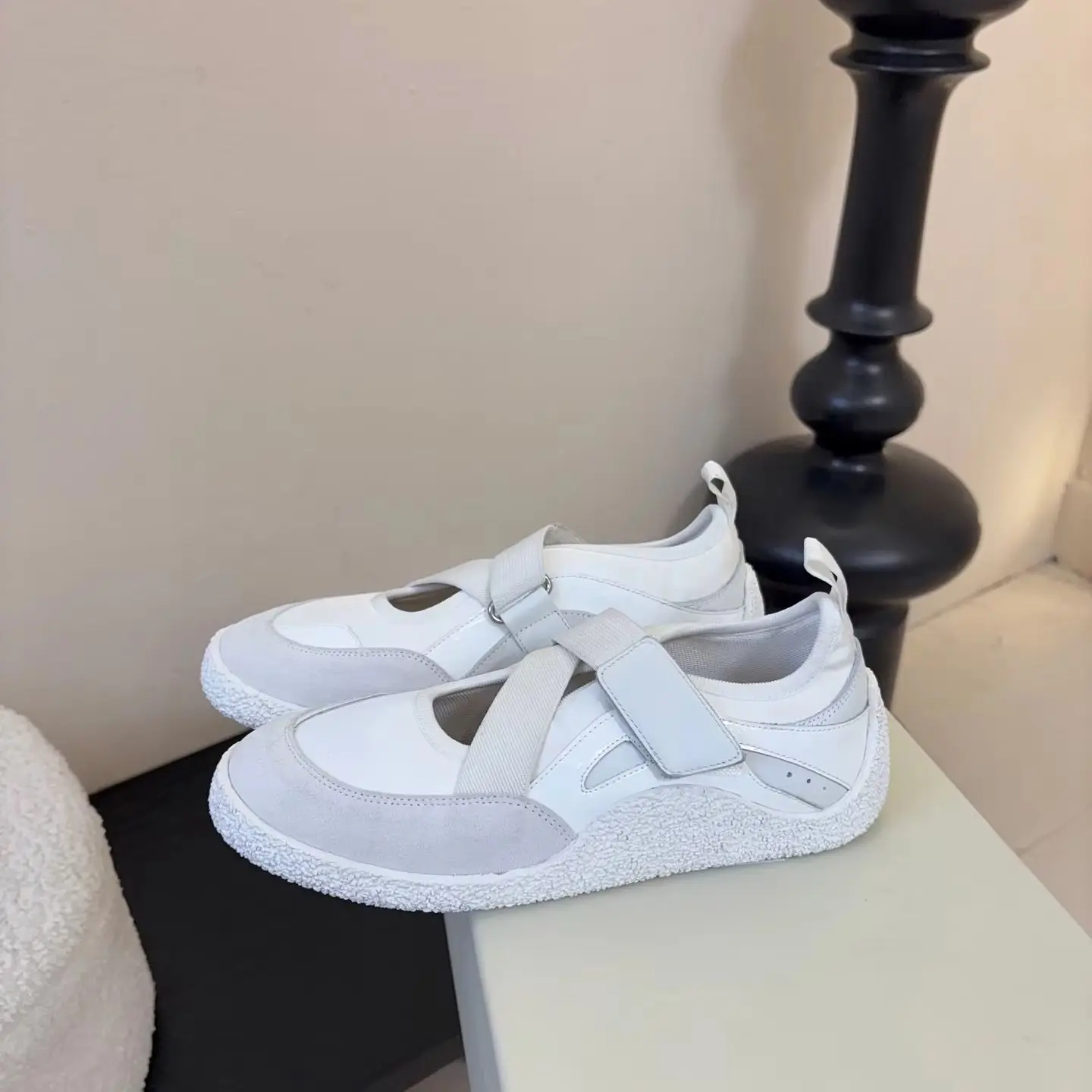 26, весенние новые туфли Мэри Джейн на липучке с перекрестным ремнем, женская кожаная обувь на плоской подошве для спорта и отдыха, модные одинарные туфли с неглубоким носком
26, весенние новые туфли Мэри Джейн на липучке с перекрестным ремнем, женская кожаная обувь на плоской подошве для спорта и отдыха, модные одинарные туфли с неглубоким носком