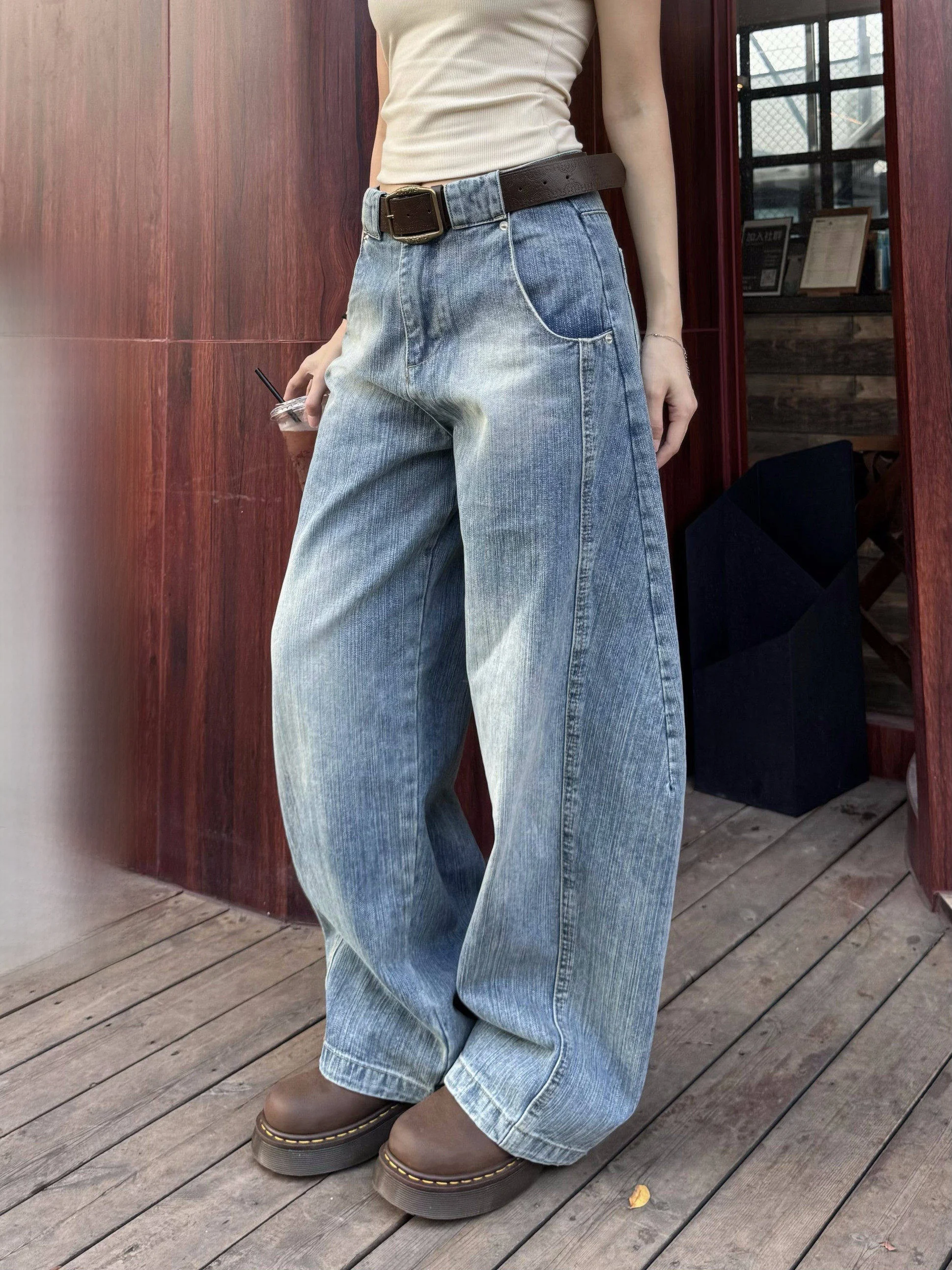 Винтажные свободные прямые джинсы American Sle, женские широкие спортивные уличные длинные брюки с высокой талией и застежкой-молнией
Винтажные свободные прямые джинсы American Sle, женские широкие спортивные уличные длинные брюки с высокой талией и застежкой-молнией