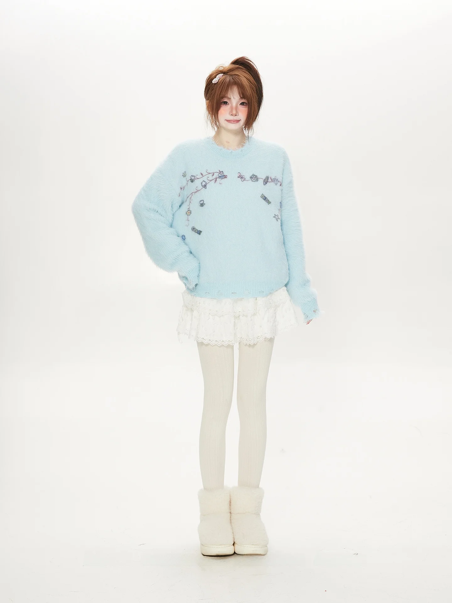 Мягкий уютный вязаный свитер с круглым вырезом для женщин, свободный крой, с искусственным мехом, осенне-зимний топ, повседневный, с принтом и элементами перфорации, стандартный крой
Мягкий уютный вязаный свитер с круглым вырезом для женщин, свободный крой, с искусственным мехом, осенне-зимний топ, повседневный, с принтом и элементами перфорации, стандартный крой