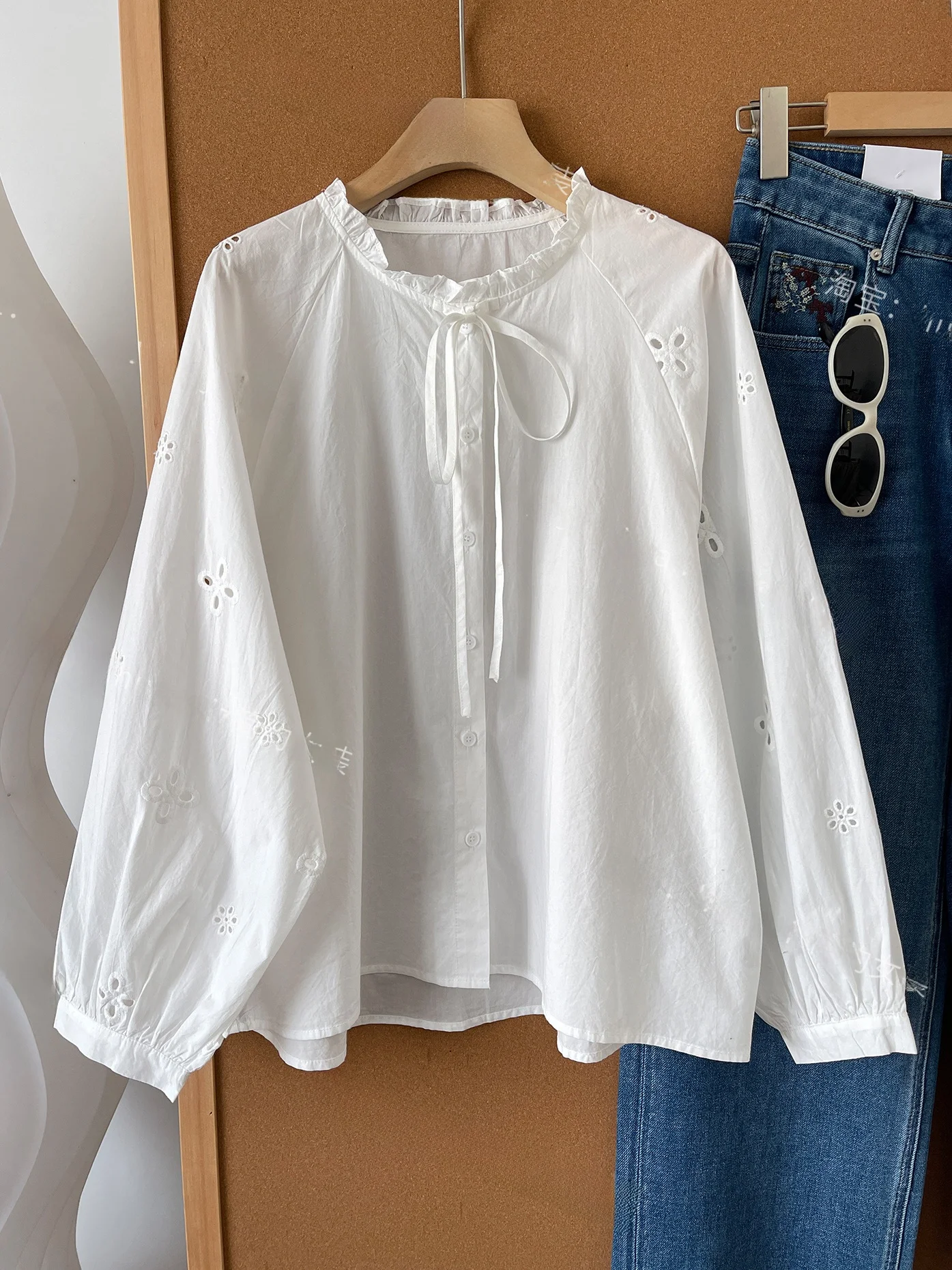 Spring 2026 French Style Embroidered Hollow out Loose Lantern Sleeve Thin Cotton Long Sleeve Shirt for Girls Breathable Casua...
Spring 2026 French Style Embroidered Hollow out Loose Lantern Sleeve Thin Cotton Long Sleeve Shirt for Girls Breathable Casua...