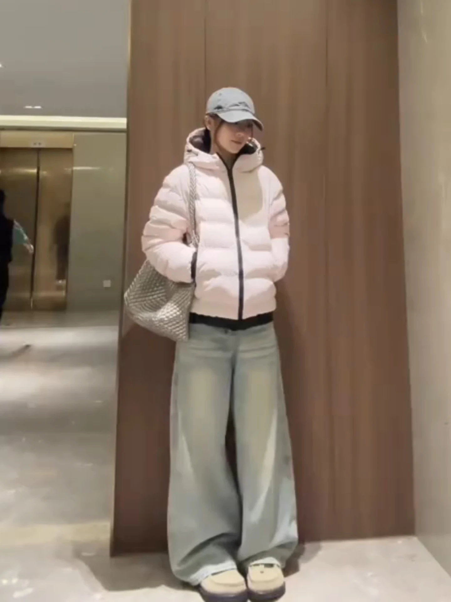 Retro American Pink Hooded down Cotton Jacket Women's Winter New Style Warm Unique Super Beautiful Thickened Outerwear
Retro American Pink Hooded down Cotton Jacket Women's Winter New Style Warm Unique Super Beautiful Thickened Outerwear