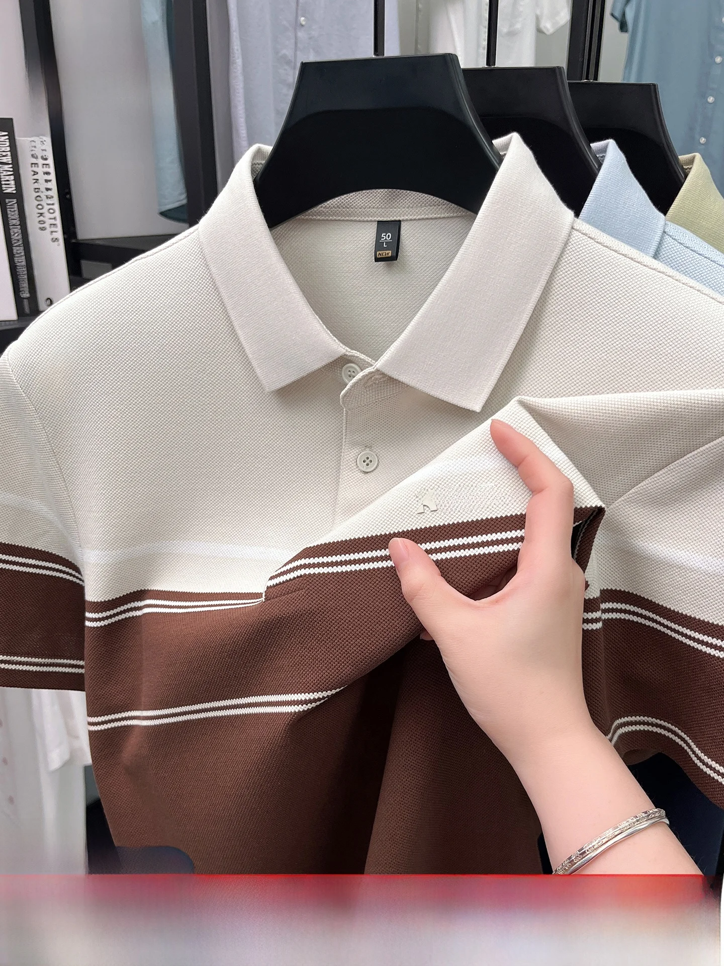 Мужская футболка Pierre Cardin с коротким рукавом, летняя, в полоску, свободного кроя, дышащая, из длинноволокнистого хлопка, повседневная.
Мужская футболка Pierre Cardin с коротким рукавом, летняя, в полоску, свободного кроя, дышащая, из длинноволокнистого хлопка, повседневная.
