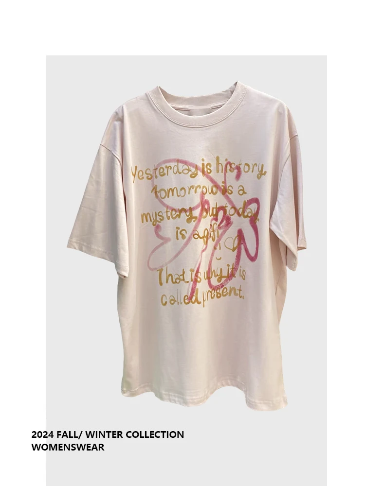 Летний женский топ Forever 2 American: свободный крой, универсальный, повседневный, комфортный
Летний женский топ Forever 2 American: свободный крой, универсальный, повседневный, комфортный