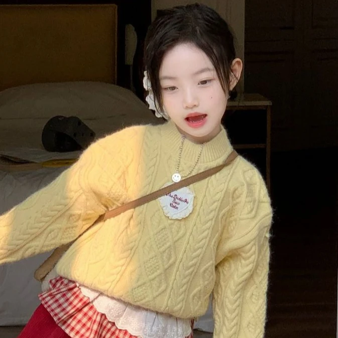 Girls Sweater 2025 Autumn and Winter New Childrens Clothing Korean Style Girl Baby Fashion Thick Round Collar Cloth Sweater
Girls Sweater 2025 Autumn and Winter New Childrens Clothing Korean Style Girl Baby Fashion Thick Round Collar Cloth Sweater