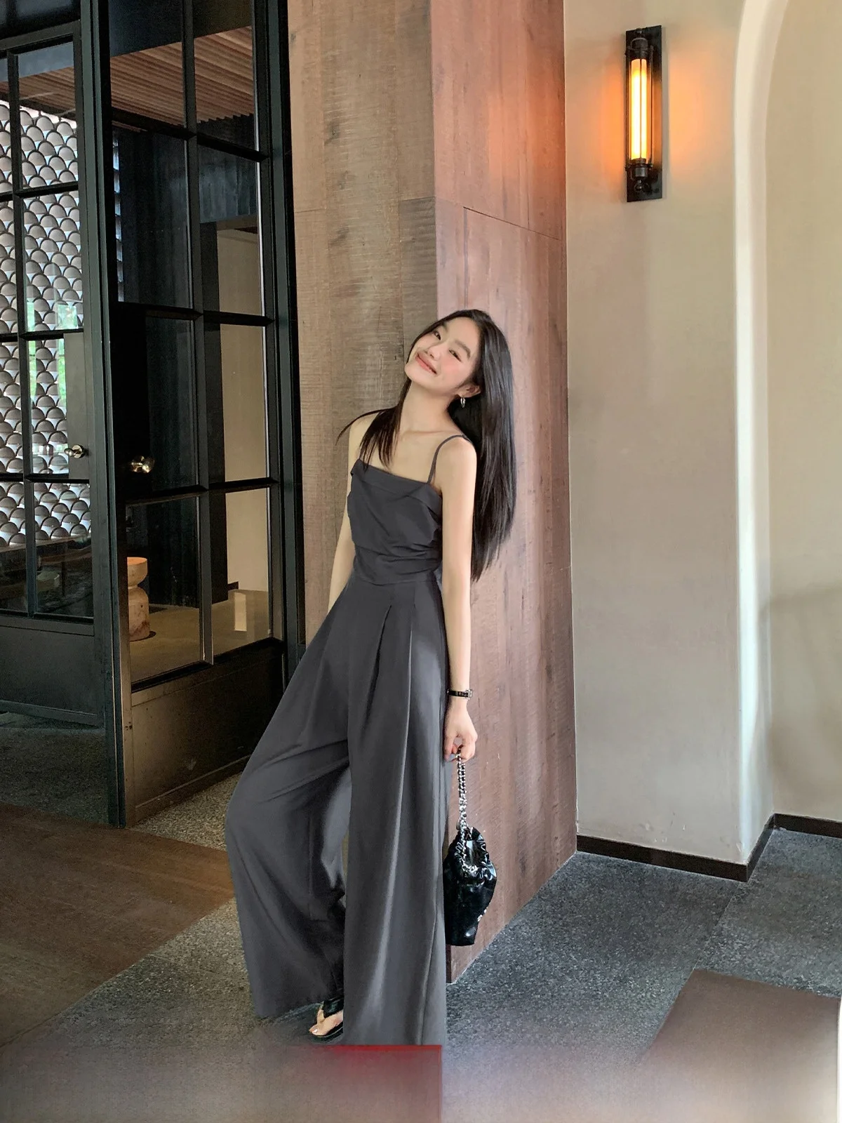 Женские летние брюки Lui Xie с завышенной талией, широкие штанины, из полиэстера, для повседневной носки, новинка 2025 года
Женские летние брюки Lui Xie с завышенной талией, широкие штанины, из полиэстера, для повседневной носки, новинка 2025 года