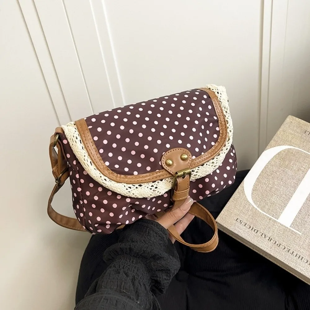 Новая сумка-кроссбоди в горошек из винтажного холста с кружевной отделкой, повседневная сумка через плечо для женщин
Новая сумка-кроссбоди в горошек из винтажного холста с кружевной отделкой, повседневная сумка через плечо для женщин
