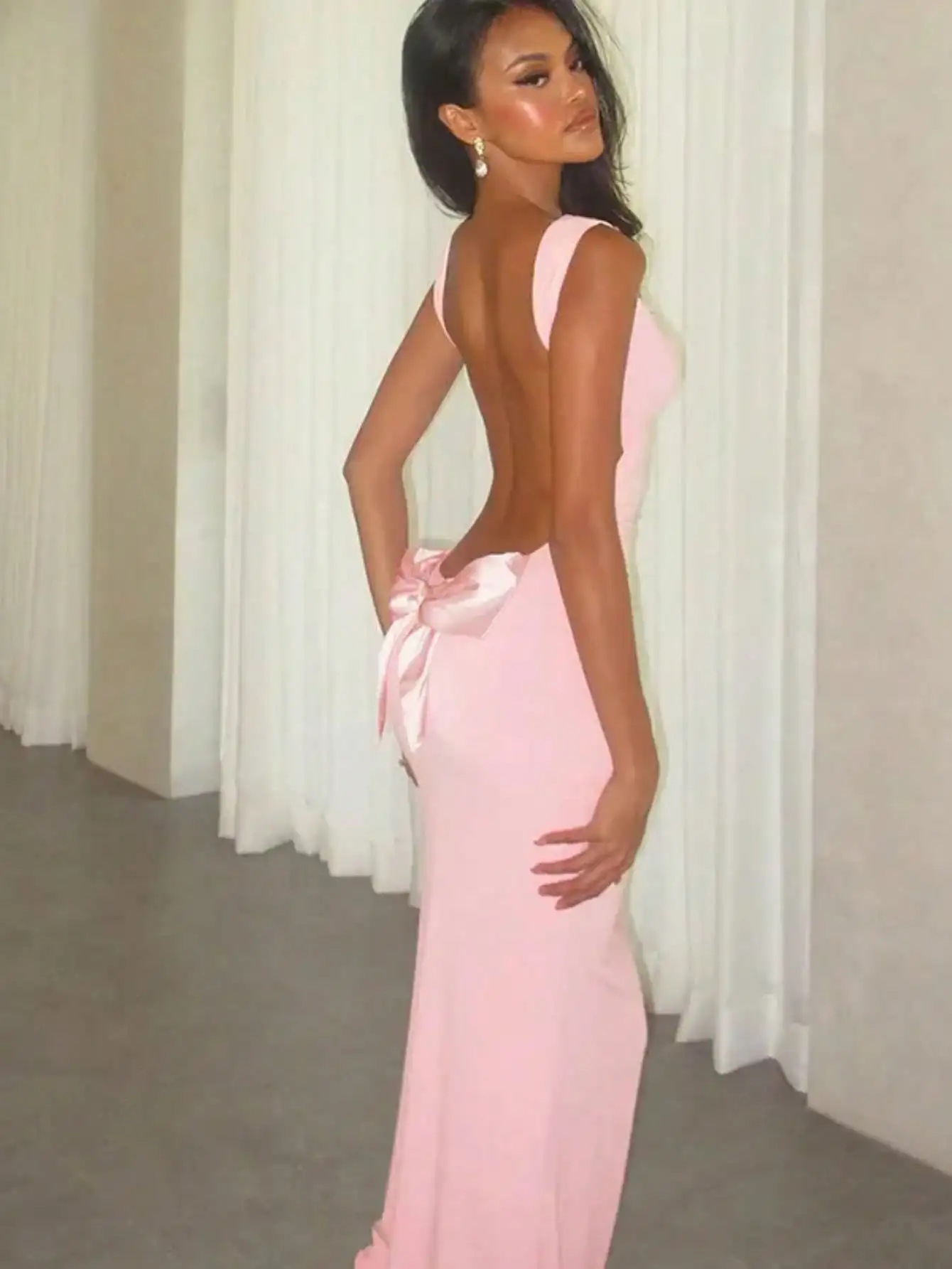 Новое женское модное платье с бретелями, сексуальное, с открытой спиной, с бантом, облегающее, для женщин
Новое женское модное платье с бретелями, сексуальное, с открытой спиной, с бантом, облегающее, для женщин