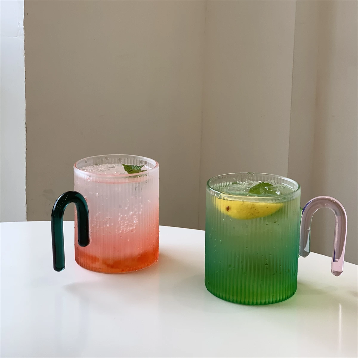 Korean Style Ins Style Colorful Vertical Pattern Glass, Fresh Simple Couple Cup, Household Tropical Handle Water Cup
Korean Style Ins Style Colorful Vertical Pattern Glass, Fresh Simple Couple Cup, Household Tropical Handle Water Cup