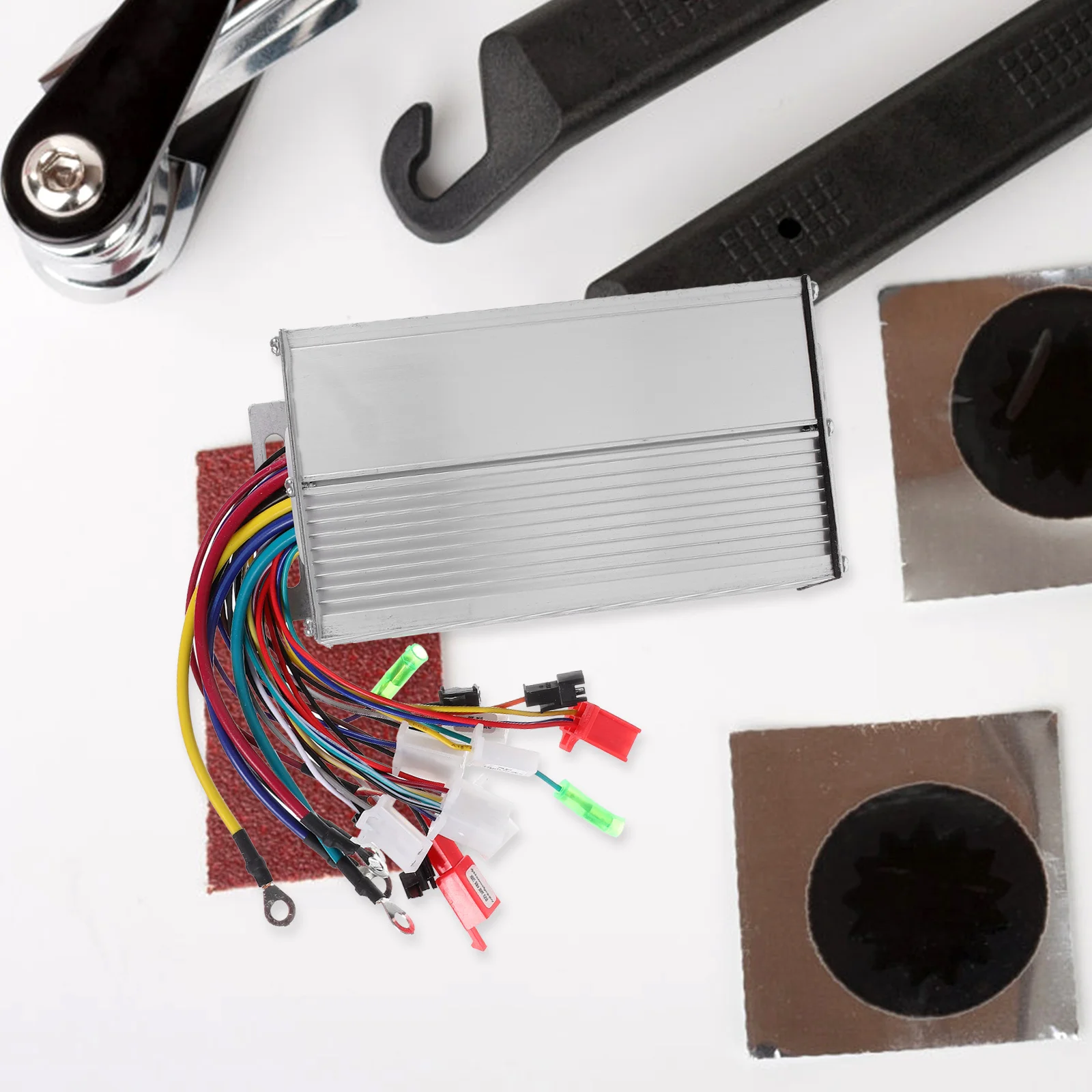 500W Brushless Motor Controller 8V-64V For Electric Scooter E-Bike Speed Control Freight Tricycle Sanitation Vehicle
500W Brushless Motor Controller 8V-64V For Electric Scooter E-Bike Speed Control Freight Tricycle Sanitation Vehicle