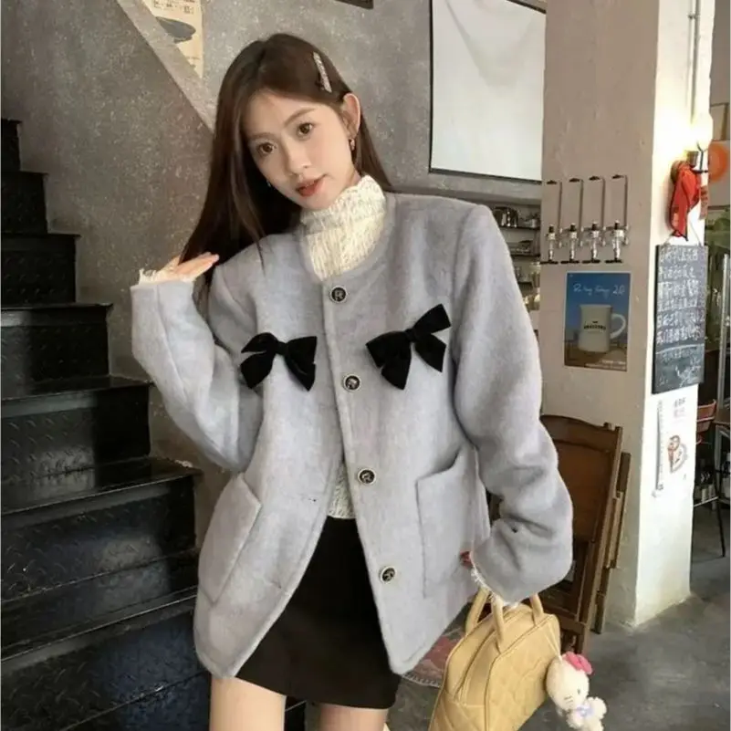 Bow Woolen Coat Small Fragrant Style Women'S 2024 Autumn Winter New Fashion Korean Fashion Design Long-Sleeved Top
Bow Woolen Coat Small Fragrant Style Women'S 2024 Autumn Winter New Fashion Korean Fashion Design Long-Sleeved Top