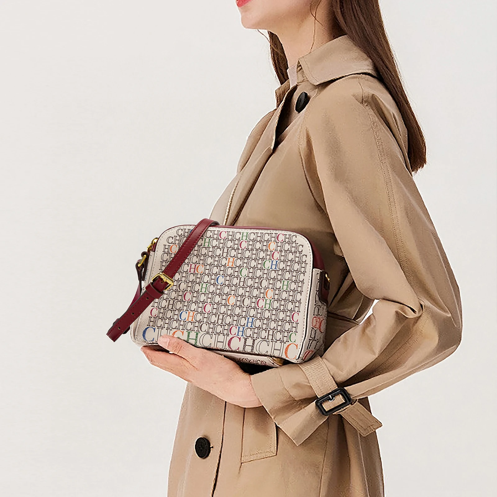 Classic And Fashionable Letter Design Pattern Crossbody Bag, Luxurious Brown And Beige Leather Creates Exquisite Urban Style
Classic And Fashionable Letter Design Pattern Crossbody Bag, Luxurious Brown And Beige Leather Creates Exquisite Urban Style