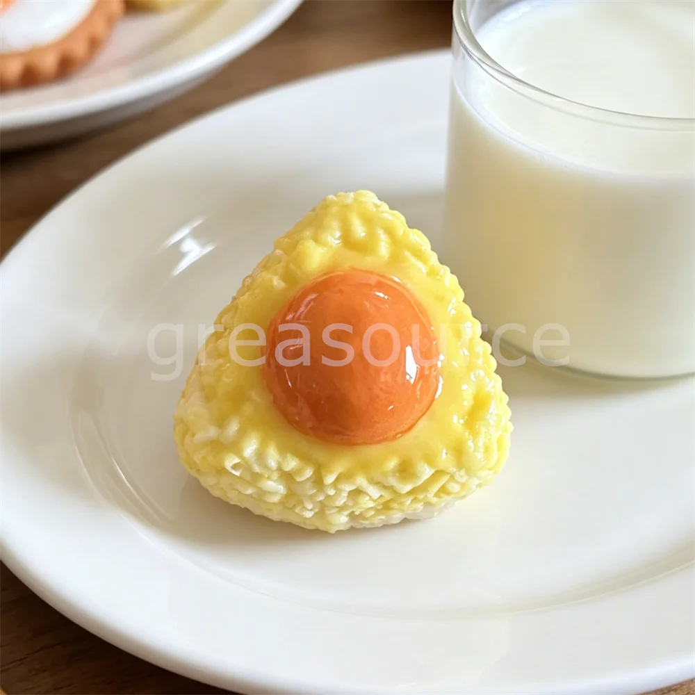 5cm Restore Classic Triangle Rice Ball Shape Simulate Real Egg Yolk Pu Slow Rebound Soft Touch Display Restaurant Gift Cute Diy
5cm Restore Classic Triangle Rice Ball Shape Simulate Real Egg Yolk Pu Slow Rebound Soft Touch Display Restaurant Gift Cute Diy