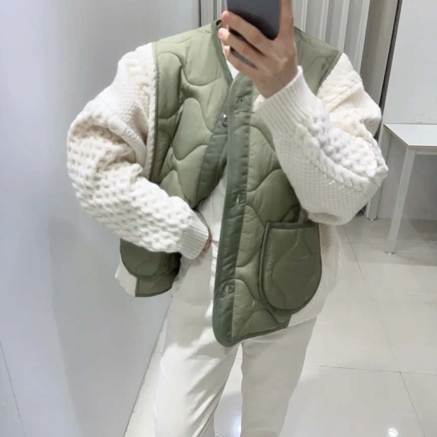 V Neck Fake Two Jackets for Women 2025 Chaquetas Para Mujer Winter Cotton Parkas Thick Knitted Cardigan Twists Coat Y2k Top
V Neck Fake Two Jackets for Women 2025 Chaquetas Para Mujer Winter Cotton Parkas Thick Knitted Cardigan Twists Coat Y2k Top