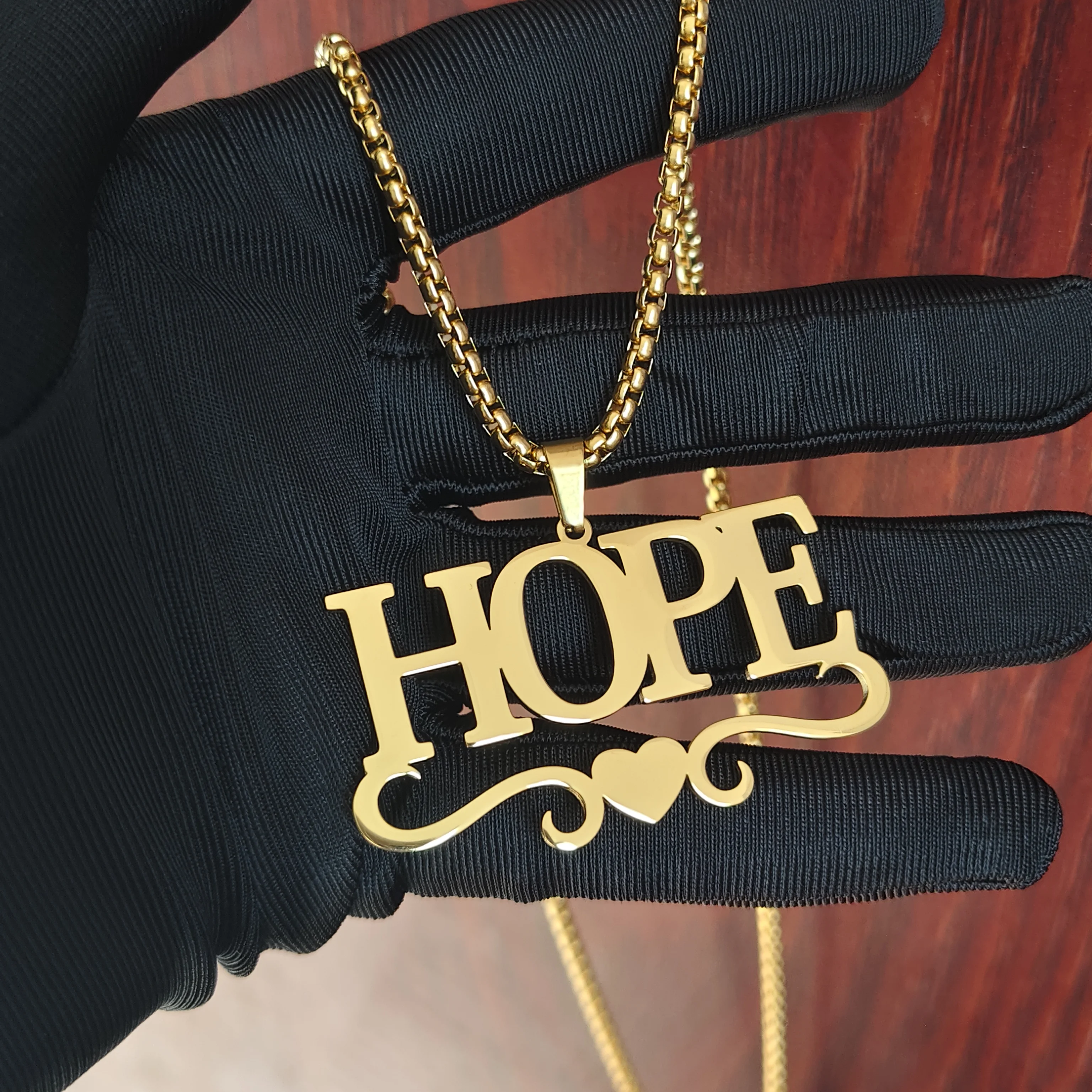 DHQH Wholesale Personalized/Customized Name Necklace Personalized Letter Pendant/Necklace Valentine's Day Gift Factory Direct
DHQH Wholesale Personalized/Customized Name Necklace Personalized Letter Pendant/Necklace Valentine's Day Gift Factory Direct