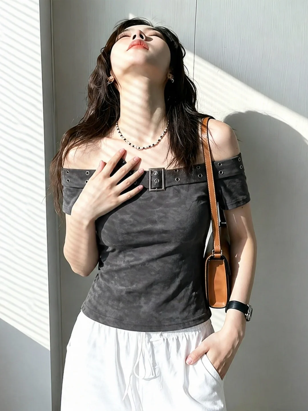 Fashionable Slim Fit Short Sleeve T-Shirt One Shoulder Design Summer 2026 Stylish Ageless Korean Style Women's Silk Top
Fashionable Slim Fit Short Sleeve T-Shirt One Shoulder Design Summer 2026 Stylish Ageless Korean Style Women's Silk Top