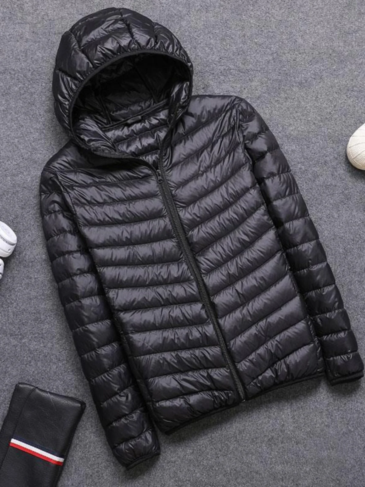 Новая осенне-зимняя легкая пуховая куртка из хлопка для мужчин, с воротником-стойкой, больших размеров, повседневная молодежная верхняя одежда
Новая осенне-зимняя легкая пуховая куртка из хлопка для мужчин, с воротником-стойкой, больших размеров, повседневная молодежная верхняя одежда