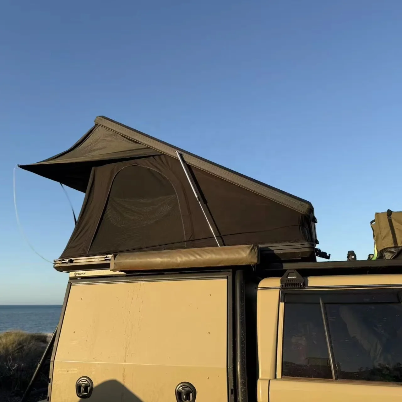 Certificated Light Weight Rooftop Tent Aluminum Camping Car Roof Tent 2026 Hard Shell Roof Top Tent for Car
Certificated Light Weight Rooftop Tent Aluminum Camping Car Roof Tent 2026 Hard Shell Roof Top Tent for Car