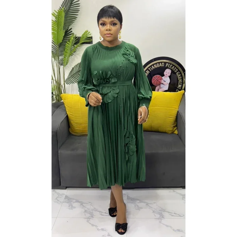 2025 оптовая продажа, новая женская одежда, однотонное платье, плиссированное платье с аппликацией из бисера и круглым вырезом, темпераментное свободное и элегантное платье
2025 оптовая продажа, новая женская одежда, однотонное платье, плиссированное платье с аппликацией из бисера и круглым вырезом, темпераментное свободное и элегантное платье