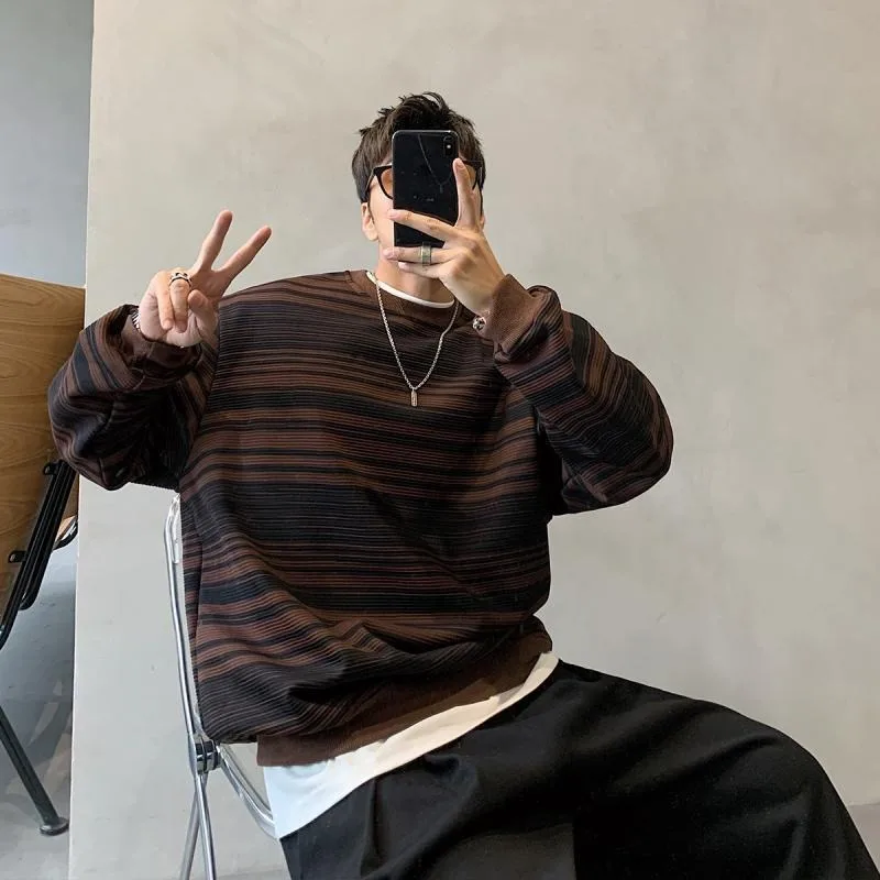 Men's Autumn Winter Japanese Retro Striped Velvet Thickened American Round Neck Pullover Sweatshirt
Men's Autumn Winter Japanese Retro Striped Velvet Thickened American Round Neck Pullover Sweatshirt