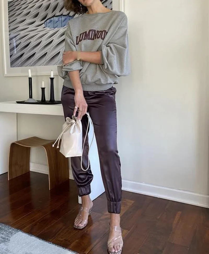 Spring Autumn Woman Sweater O Neck Letter Puff Sleeve Print Knitted Pullover Japan Style Fashion Sweet Vest
Spring Autumn Woman Sweater O Neck Letter Puff Sleeve Print Knitted Pullover Japan Style Fashion Sweet Vest