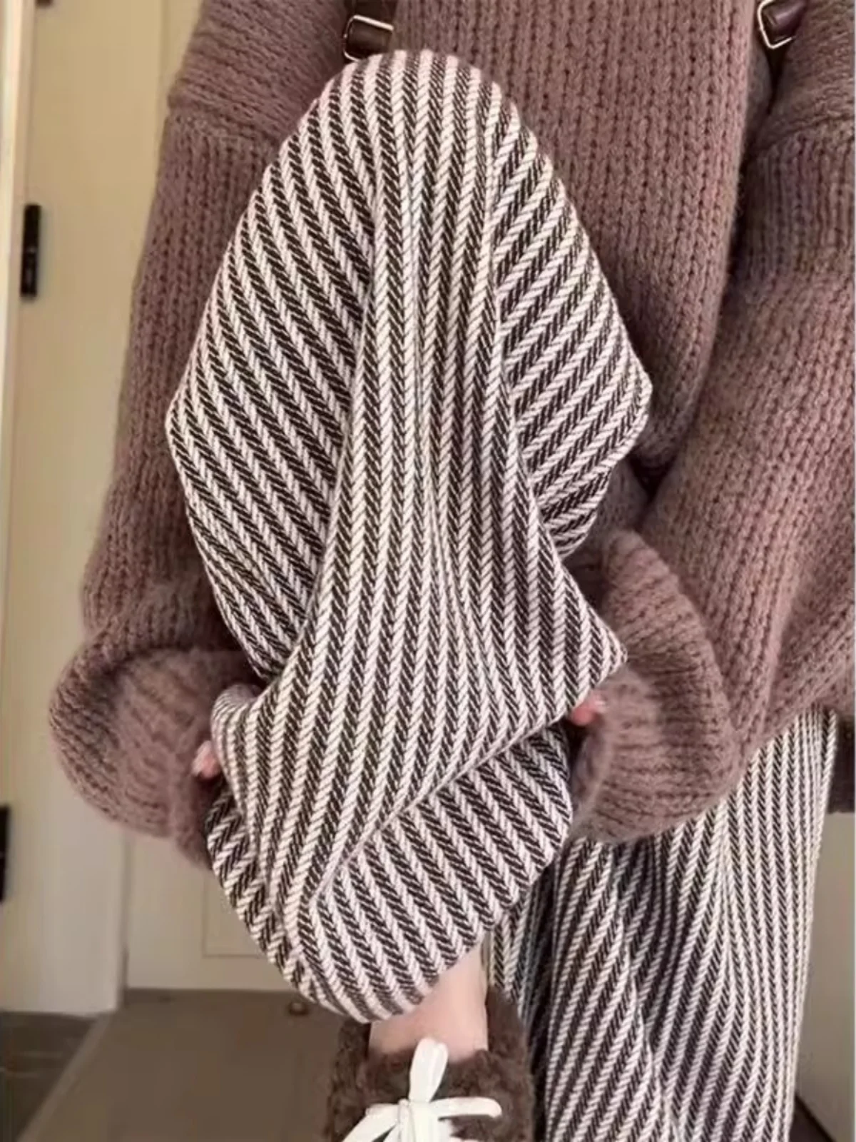 plus Size Straight Leg Pants Women's Autumn Winter New High Waist Slimming Lazy Style Loose Wide Leg Pants Vertical Stripes
plus Size Straight Leg Pants Women's Autumn Winter New High Waist Slimming Lazy Style Loose Wide Leg Pants Vertical Stripes