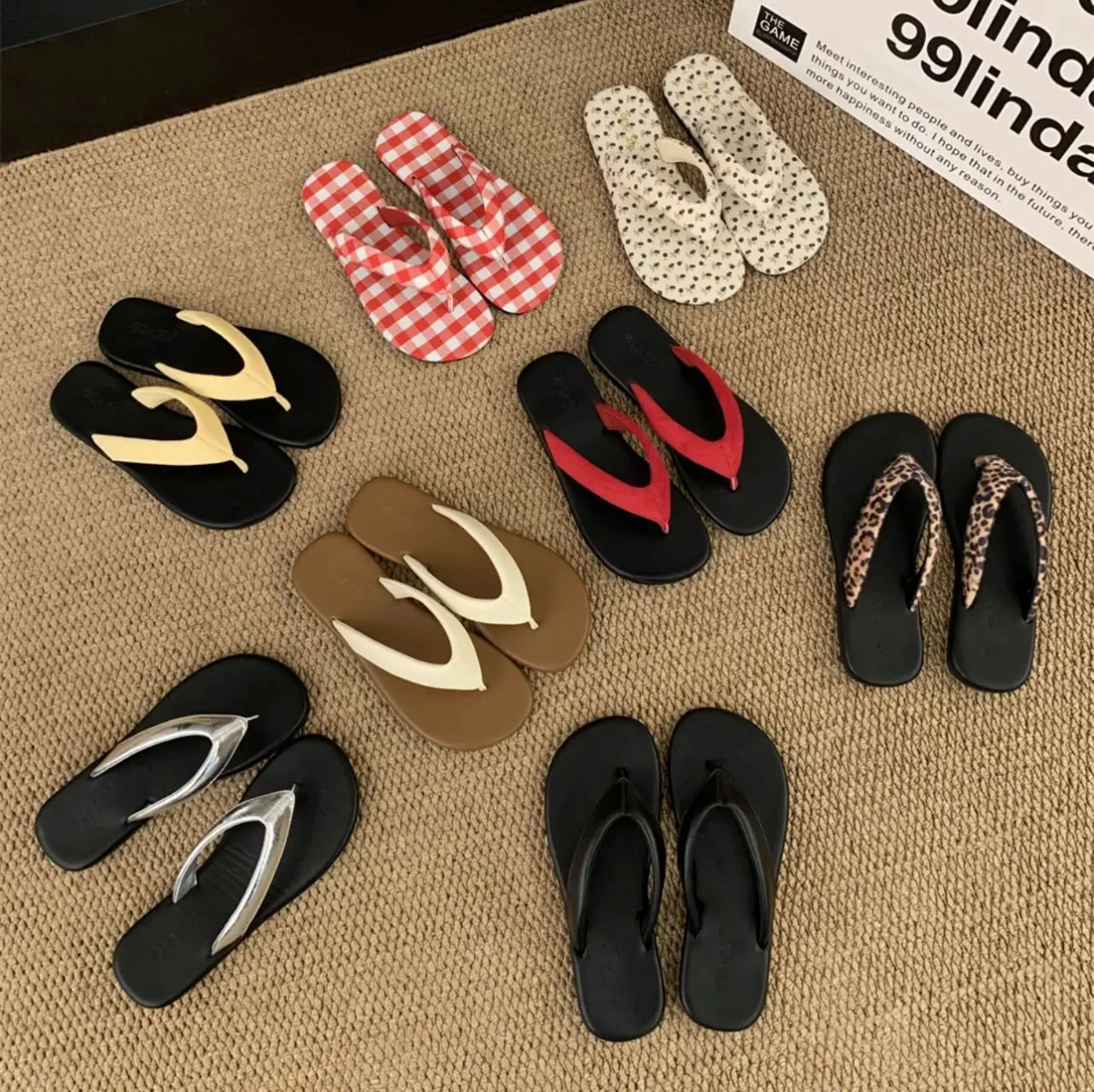 2026 Summer Women Flat Flip Flops Fashion Outdoor Beach Sandals Casual Versatile Clip Toe Slide Shoes
2026 Summer Women Flat Flip Flops Fashion Outdoor Beach Sandals Casual Versatile Clip Toe Slide Shoes