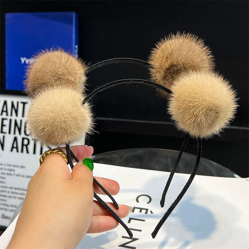 Women's Headband For Washing Face Cute Mink Hairball Network Fashion Hairball Headwear New Pressed Hair Slippery Hair Clip
Women's Headband For Washing Face Cute Mink Hairball Network Fashion Hairball Headwear New Pressed Hair Slippery Hair Clip