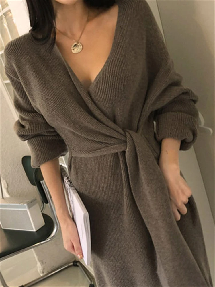 Knitted Clothing Elegant 2022 Winter Thick Sweater Dress Women Autumn Dresses Vintage New Woman Solid Korean Warm Belt Vestido
Knitted Clothing Elegant 2022 Winter Thick Sweater Dress Women Autumn Dresses Vintage New Woman Solid Korean Warm Belt Vestido