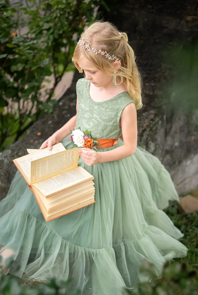 tulle rustic lace flower girl dress, sleeveless flower girl dresses, boho flower girl dress, Sage green princess dress
tulle rustic lace flower girl dress, sleeveless flower girl dresses, boho flower girl dress, Sage green princess dress