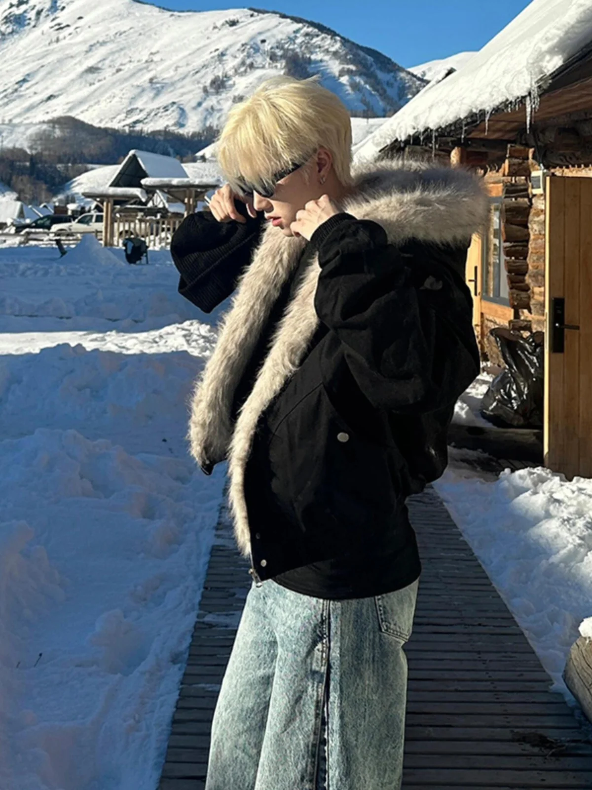 Теплая хлопковая куртка с флисовой подкладкой, капюшоном и меховым воротником для мужчин, черная летная куртка, повседневное зимнее пальто
Теплая хлопковая куртка с флисовой подкладкой, капюшоном и меховым воротником для мужчин, черная летная куртка, повседневное зимнее пальто