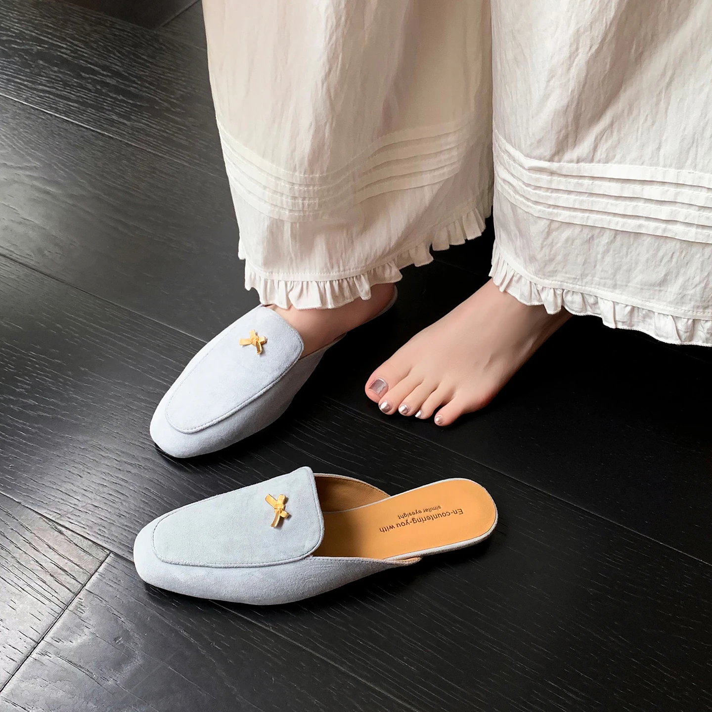 New Genuine Leather Sheepskin Suede Women Mules, Square Toe Slip-on Women Slippers,Fashion Flats Women Shoes
New Genuine Leather Sheepskin Suede Women Mules, Square Toe Slip-on Women Slippers,Fashion Flats Women Shoes