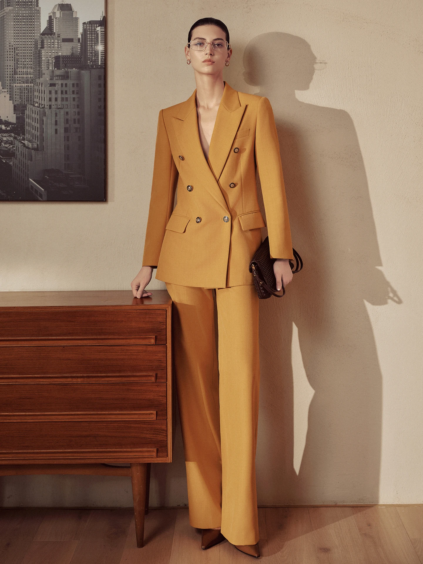 Elegant Double-Breasted Women's Suit Set High Waist Wide Leg Pants Commute Fashion British Style Two-Piece Set Office Wear
Elegant Double-Breasted Women's Suit Set High Waist Wide Leg Pants Commute Fashion British Style Two-Piece Set Office Wear