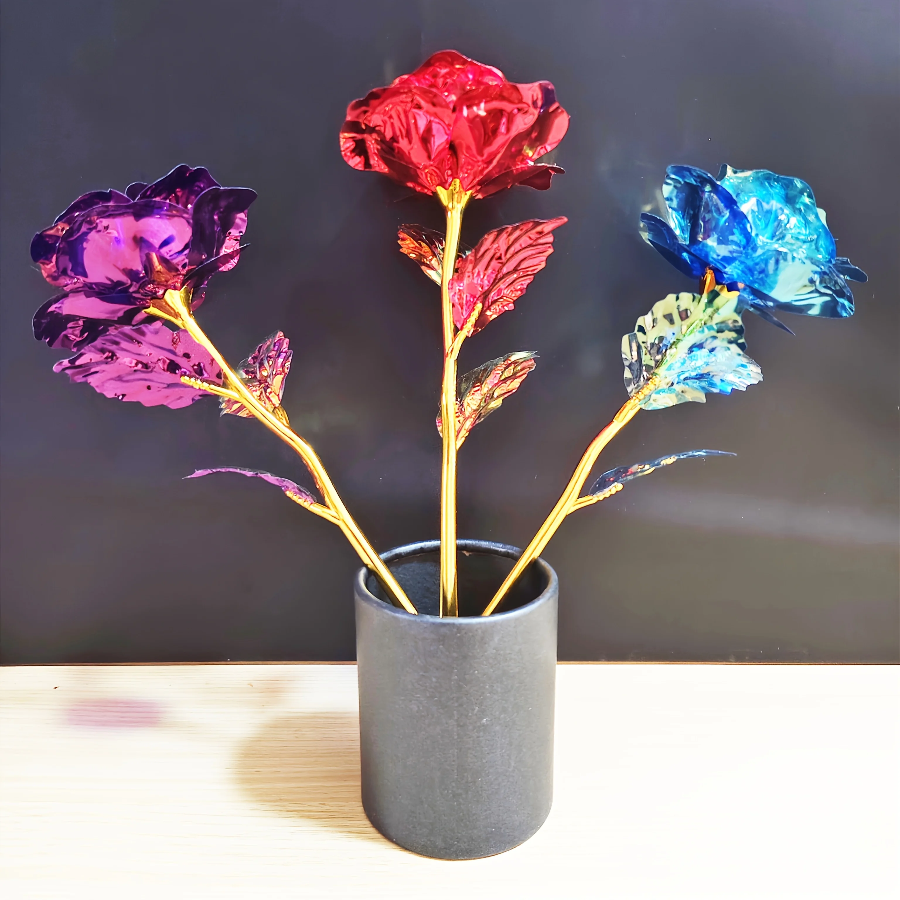 12pcs Light-sensitive Color-changing Artificial Roses – Realistic Blooming Flowers Crafted with Plastic Petals and Stems, Suitab
12pcs Light-sensitive Color-changing Artificial Roses – Realistic Blooming Flowers Crafted with Plastic Petals and Stems, Suitab