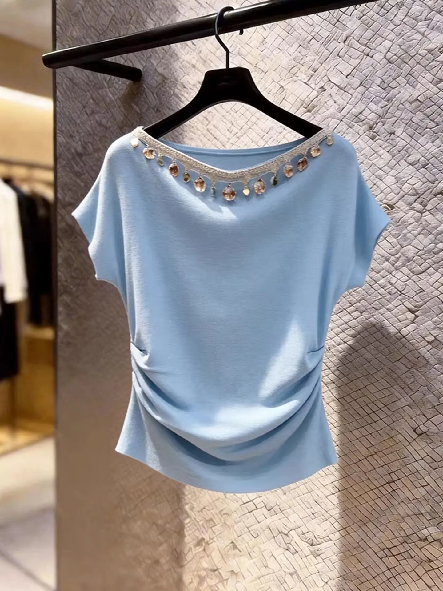 Korean Design Sensation Glitter Short Sleeve T-Shirt Slimming Fashionable Trendy Summer Waist-Cinching Top Women's Fashion
Korean Design Sensation Glitter Short Sleeve T-Shirt Slimming Fashionable Trendy Summer Waist-Cinching Top Women's Fashion