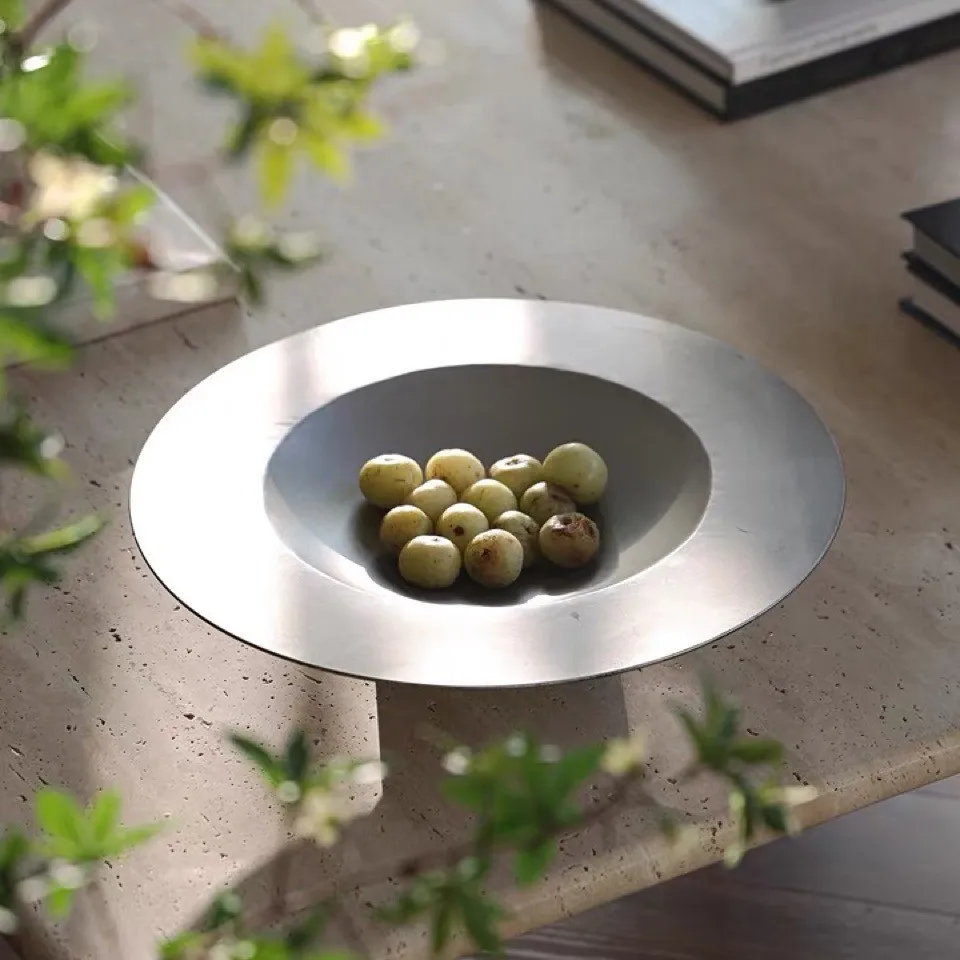 Guest "Song of the Moon Wheel" Metal Fruit Plate Living Room Coffee Table Tray Designer Soft Decoration Home Decoration Ornament
Guest "Song of the Moon Wheel" Metal Fruit Plate Living Room Coffee Table Tray Designer Soft Decoration Home Decoration Ornament