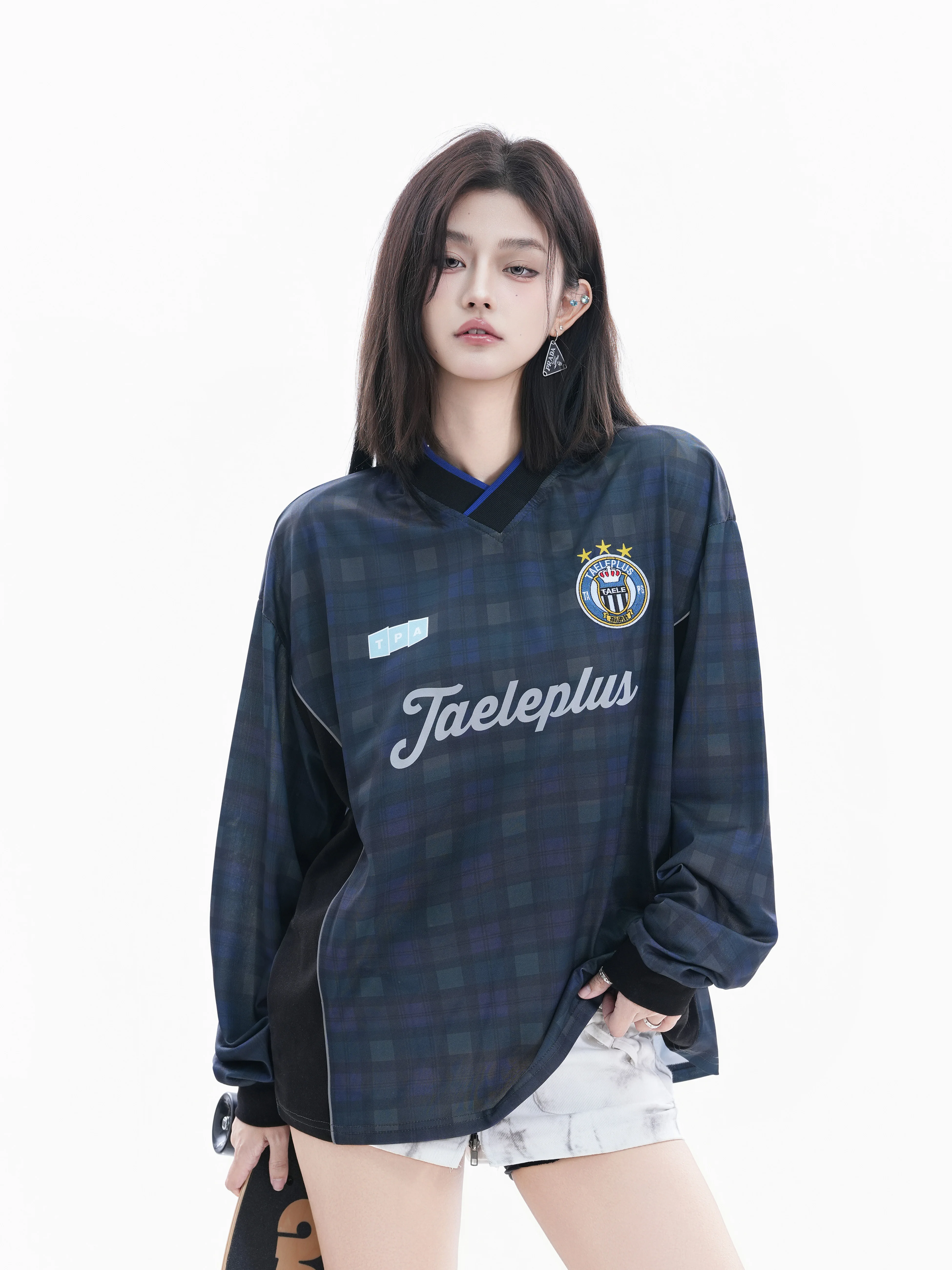 Retro American Plaid Long Sleeve T-Shirt Women Loose Street V-Neck Sports Couple Tops Polyester Shoulder Drop Cuff Regular Le...
Retro American Plaid Long Sleeve T-Shirt Women Loose Street V-Neck Sports Couple Tops Polyester Shoulder Drop Cuff Regular Le...