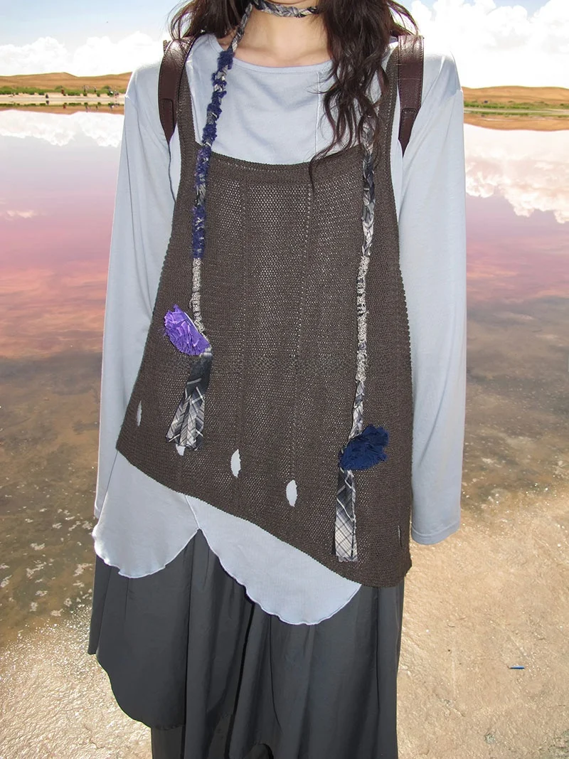 Retro Korean Sle Irregular Hole Knitted Vest Versatile Layering Strap Women's Sweater V-ne Long Sve Warm Autumn Top
Retro Korean Sle Irregular Hole Knitted Vest Versatile Layering Strap Women's Sweater V-ne Long Sve Warm Autumn Top