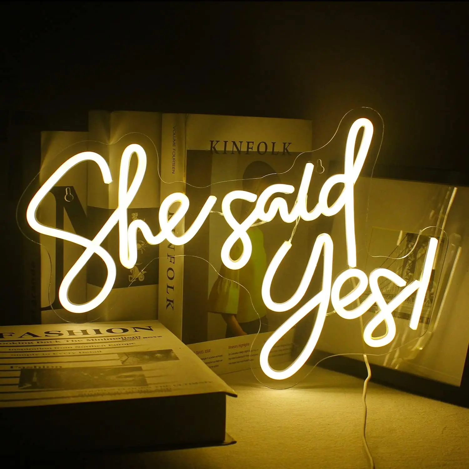 Романтическая неоновая LED-лампа «She Said Yes» - теплый белый свет, питание от USB, настенный декор для помолвок, девичников и других мероприятий
Романтическая неоновая LED-лампа «She Said Yes» - теплый белый свет, питание от USB, настенный декор для помолвок, девичников и других мероприятий