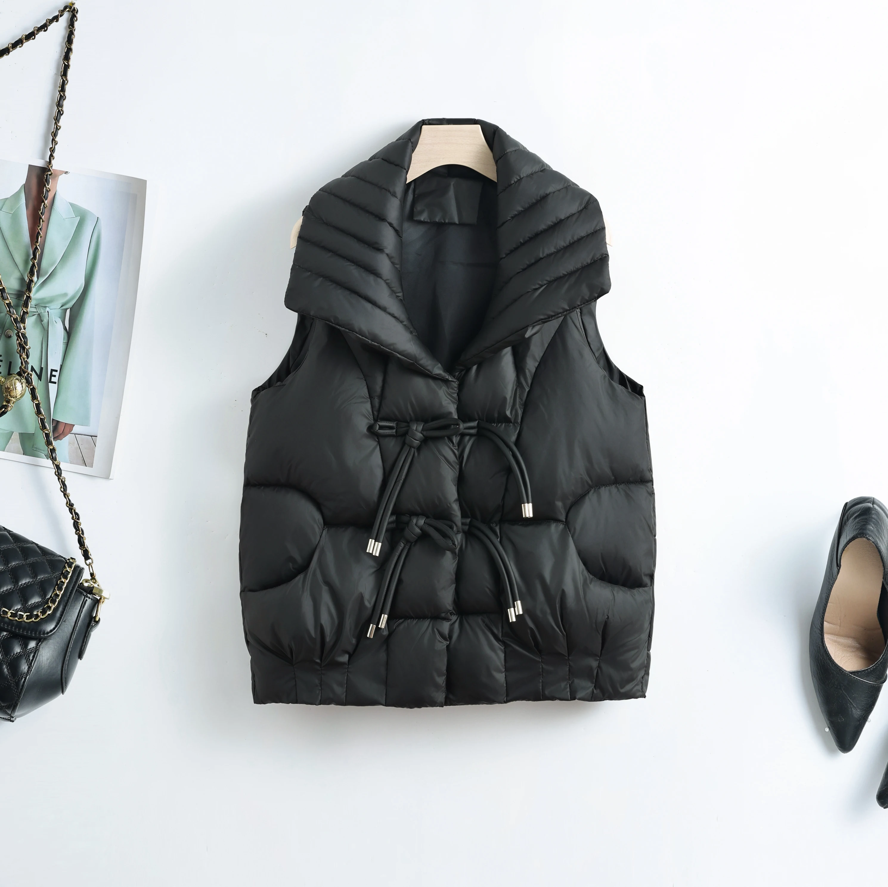 Fall Winter New Sle Women's ort Quilted Cotton Vest Faionable Warm Turn-down Collar Button-up Jaet Outerwear
Fall Winter New Sle Women's ort Quilted Cotton Vest Faionable Warm Turn-down Collar Button-up Jaet Outerwear