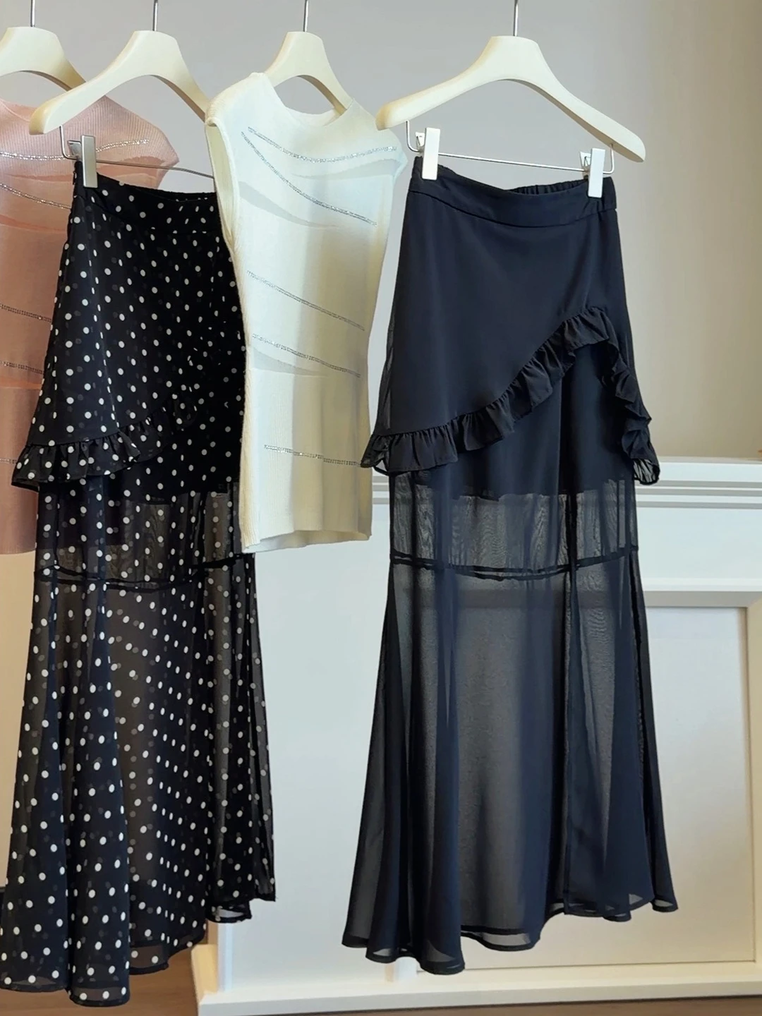 Women's Black Ruffle Hem Skirt 2026 Summer Mesh Patchwork High Waist Bodycon Long Skirt Flowy Streetwear
Women's Black Ruffle Hem Skirt 2026 Summer Mesh Patchwork High Waist Bodycon Long Skirt Flowy Streetwear