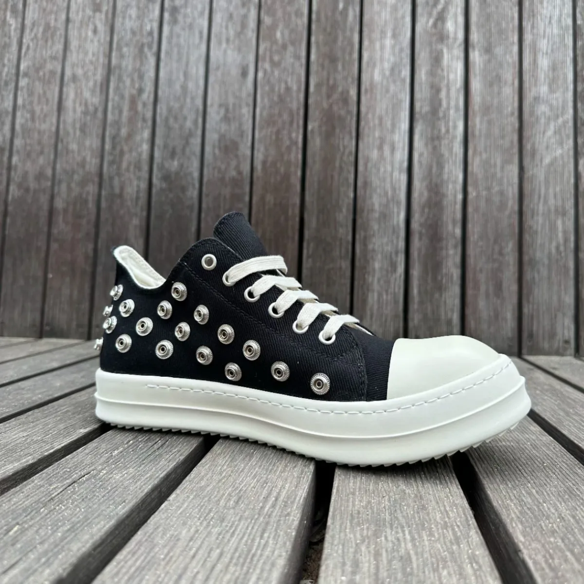 Top Quality Men and Women Causal Shoes Boots Low Top Canvas Rivet Lace Up Vintage Casual Sneakers Handsome Ankle Boots Unisex
Top Quality Men and Women Causal Shoes Boots Low Top Canvas Rivet Lace Up Vintage Casual Sneakers Handsome Ankle Boots Unisex