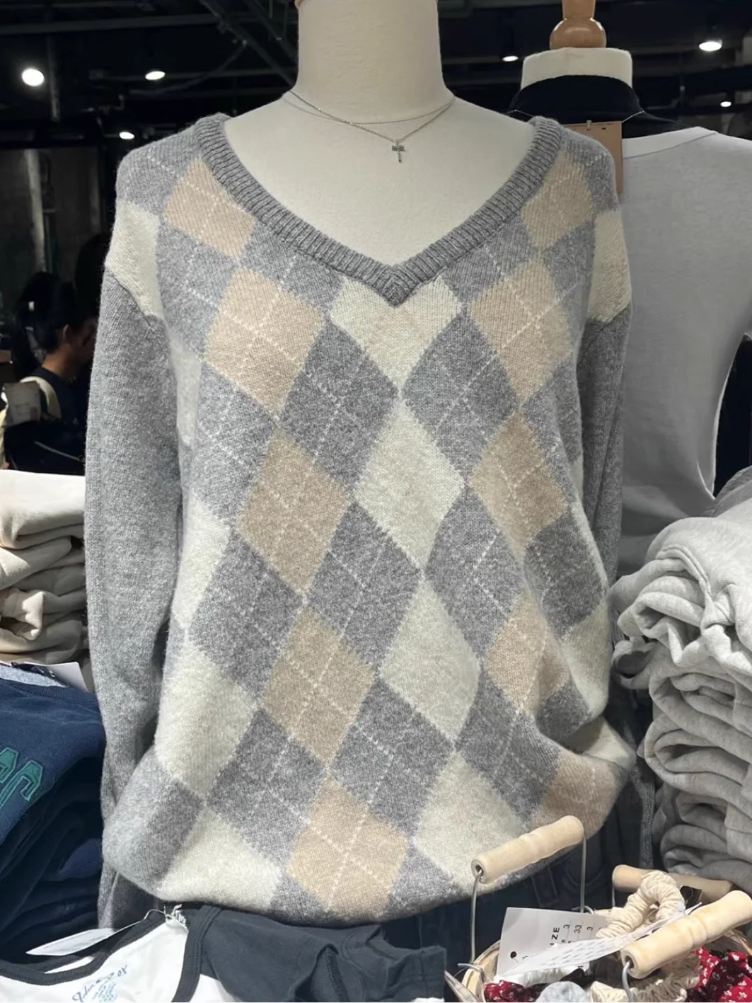 Argyle Sweet Sweater Woman V-neck Long Sleeve Cotton Pullover 2023 Autumn Cute Preppy Style Cute Vintage Y2k Sweaters Top Chic
Argyle Sweet Sweater Woman V-neck Long Sleeve Cotton Pullover 2023 Autumn Cute Preppy Style Cute Vintage Y2k Sweaters Top Chic