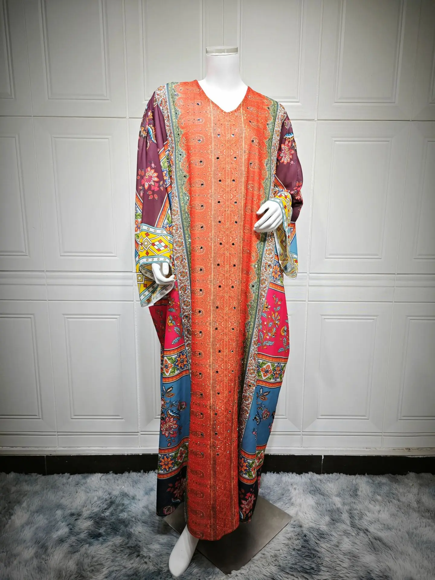 2025 New Arab Dubai Summer Floral Rhinestone Abaya Dress Loose Batwing Sleeve Kaftan Maxi Muslim Women's Evening Gown
2025 New Arab Dubai Summer Floral Rhinestone Abaya Dress Loose Batwing Sleeve Kaftan Maxi Muslim Women's Evening Gown