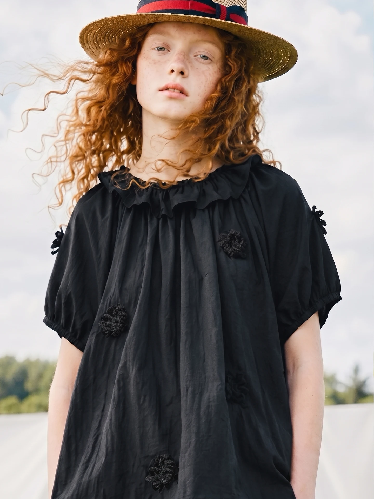imakokoni Original Summer Black Casual Shirt Women's Artistic Ruffle Collar Hook Flower Loose Doll Shirt 265560
imakokoni Original Summer Black Casual Shirt Women's Artistic Ruffle Collar Hook Flower Loose Doll Shirt 265560