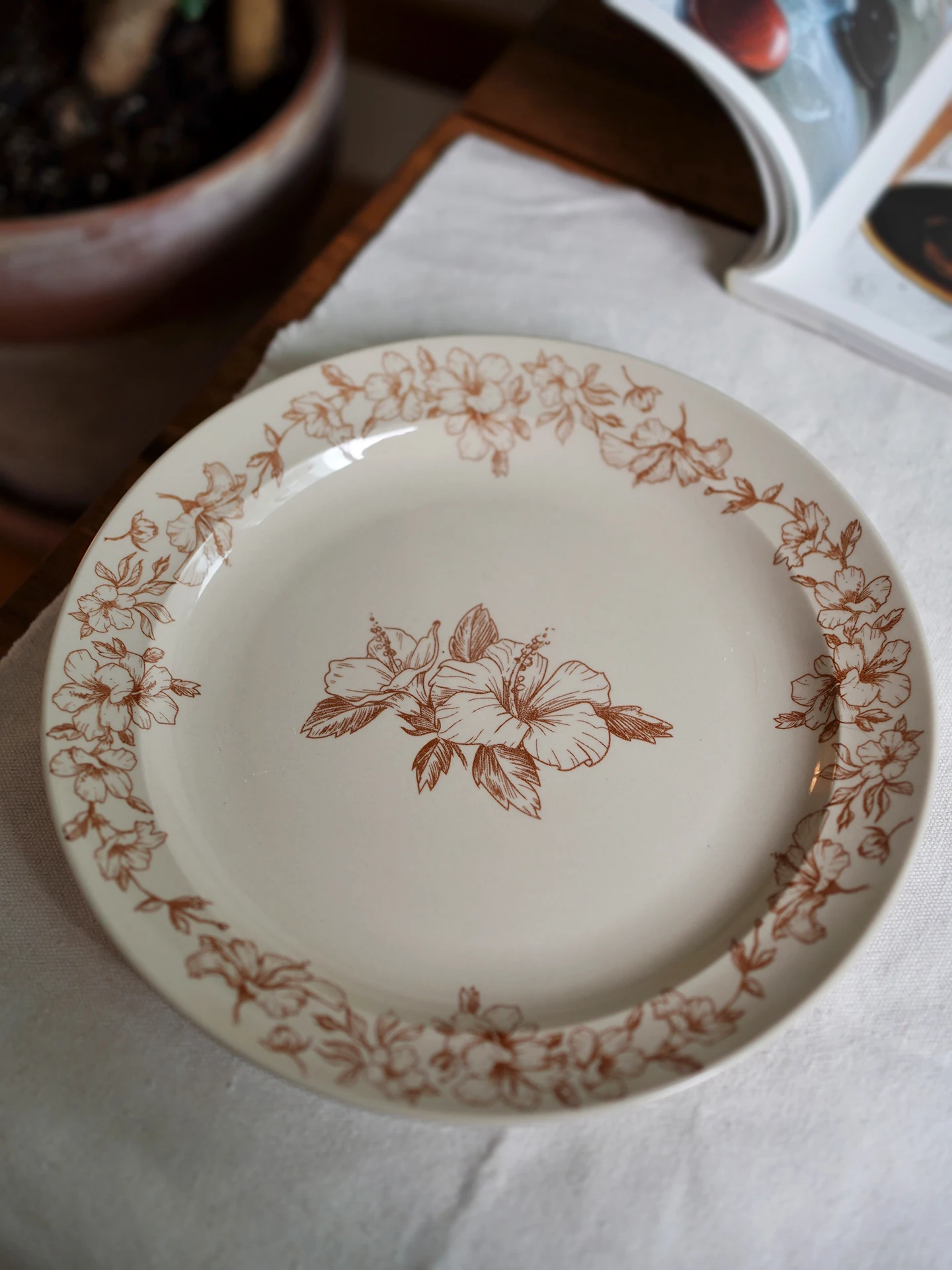 Good Morning Store Retro Replicated Floral Plate Underglaze Painting Vintage Breakfast Plate Beautiful round Dish Microwave S...
Good Morning Store Retro Replicated Floral Plate Underglaze Painting Vintage Breakfast Plate Beautiful round Dish Microwave S...