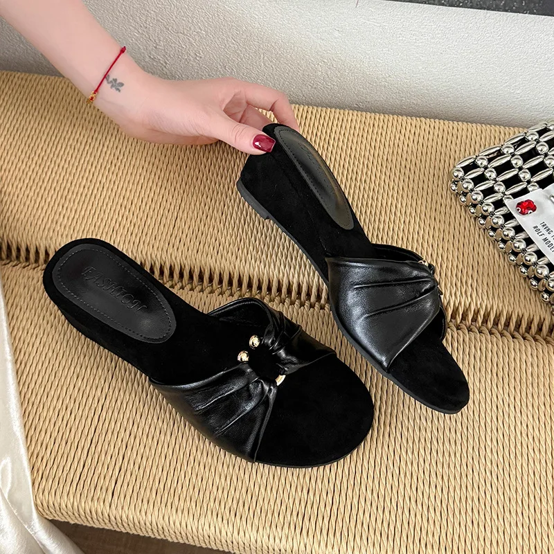 Women Slippers Fashion Metal Buckle Pleated Designer Slippers Summer Open Toe One-word Cool Slippers Slope Heel Platform Sandals
Women Slippers Fashion Metal Buckle Pleated Designer Slippers Summer Open Toe One-word Cool Slippers Slope Heel Platform Sandals